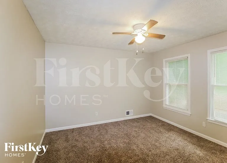 732 Harness Ct — Photo 5