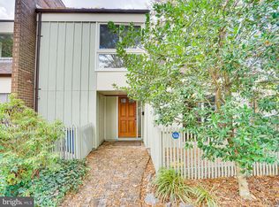 11506 Links Dr, Reston, VA 20190