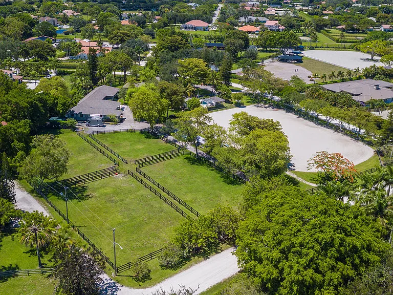 2040 Appaloosa Trl — Photo 36