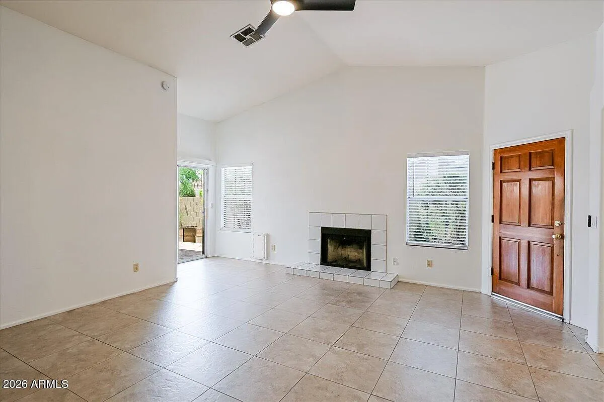 3 bed, 2.0 bath, 1567 sqft, $2,200 — Photo 4