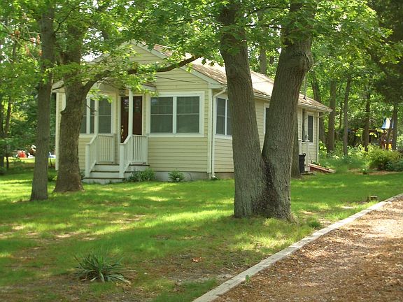 2nd image of 61 Lake Dr