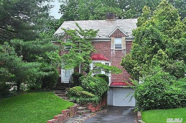 1st image of 140 Munsey Pl