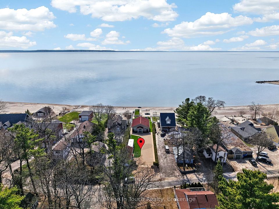 1st image of 32 Tiny Beaches Rd S