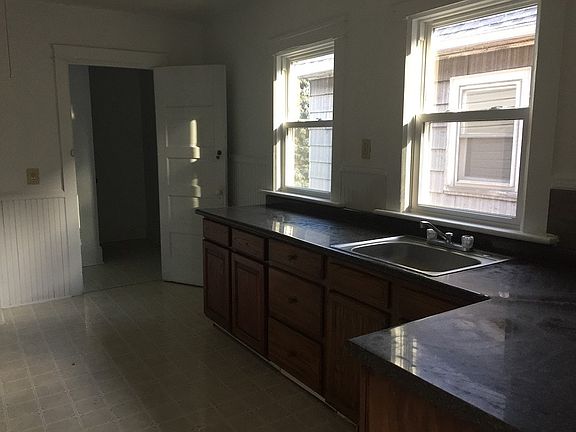 3rd image of 714 E 4th Street # Fl 2nd
