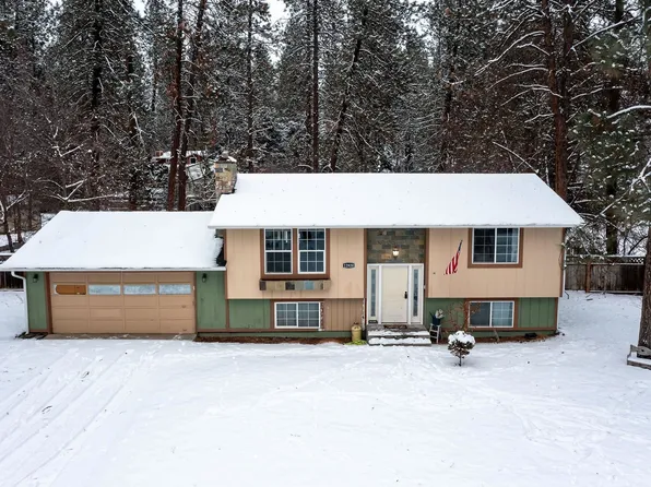 12820 W Shore Rd, Nine Mile Falls, WA 99026