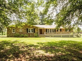 2504 Old Climax Rd, Pleasant Garden, NC 27313