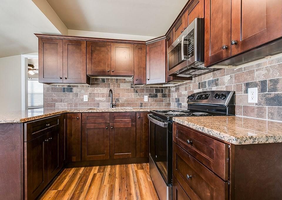 1st image of 204 W 13th St