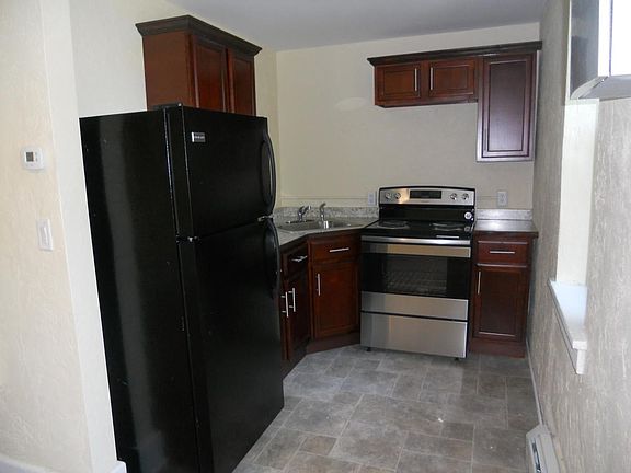 5th image of 431 Elmwood Ave
