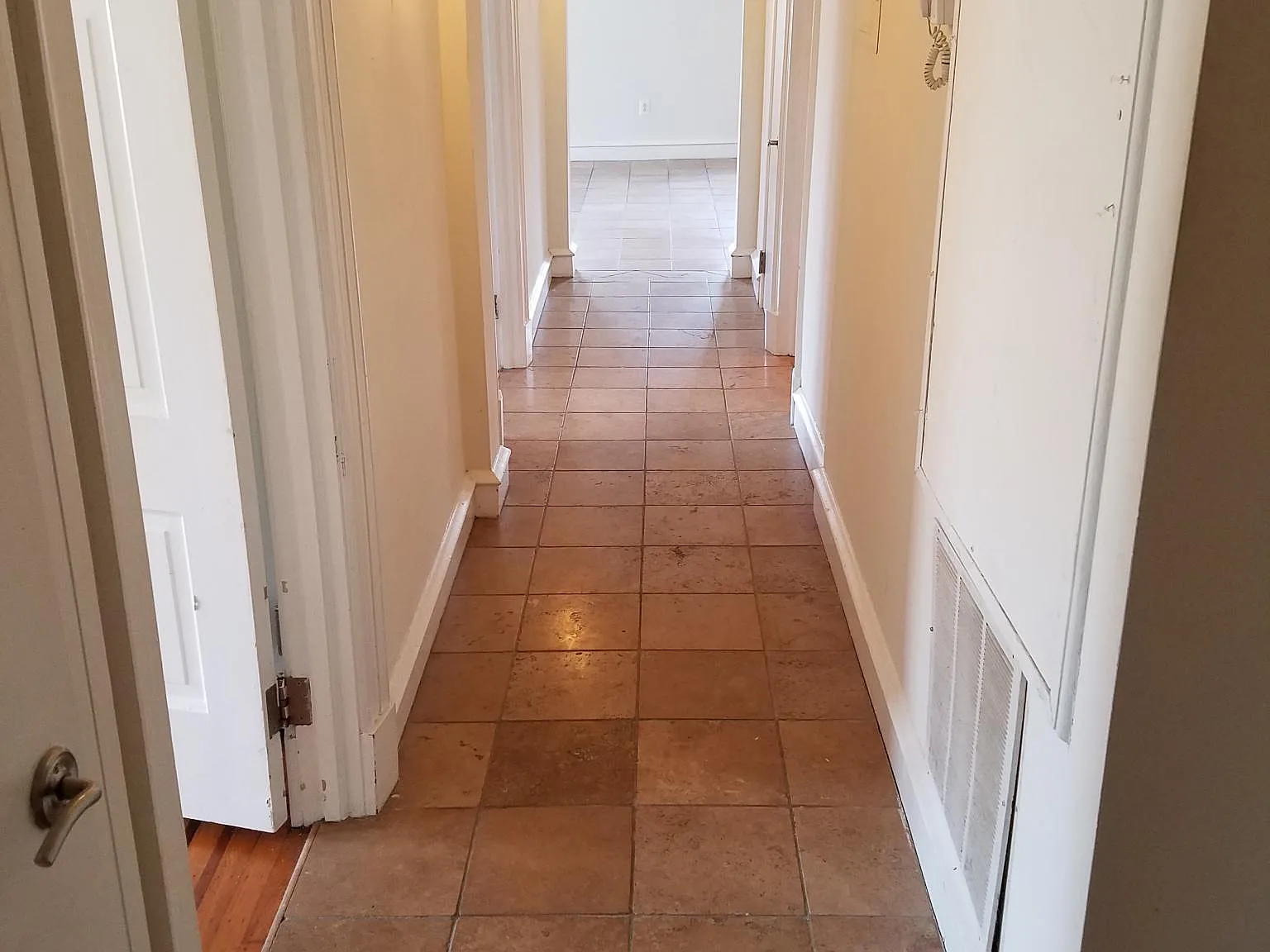2 bed, 1000 sqft, $1,750 — Photo 4