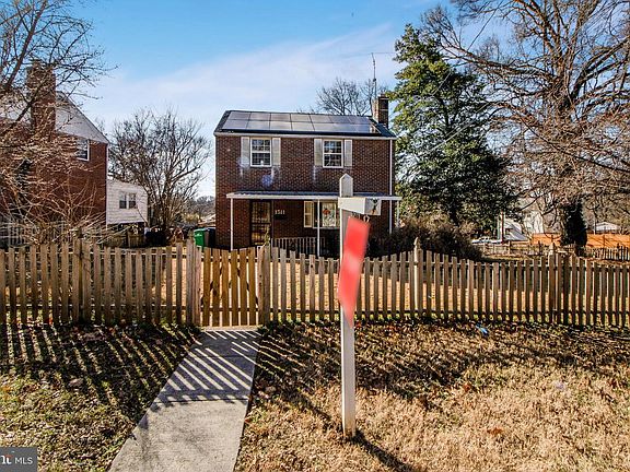 2nd image of 1511 Erskine St