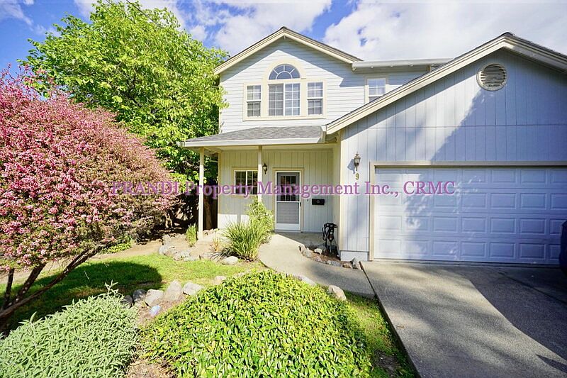 1st image of 9 Bayview St