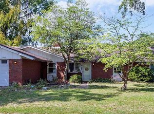 1606 Paris Dr, Godfrey, IL 62035