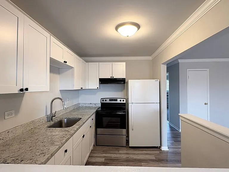 4241 Jennifer Ln #3E — Photo 18
