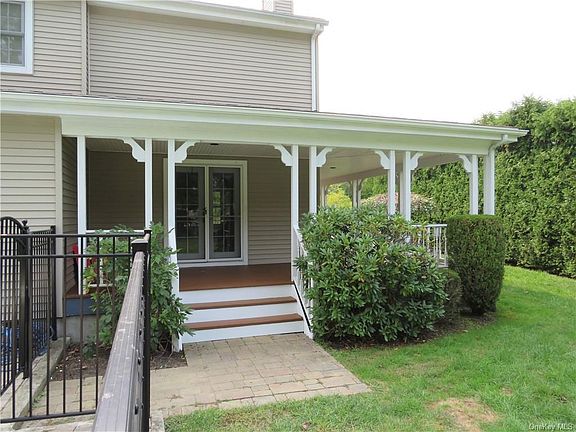 5th image of 300 Essex Fells Ct