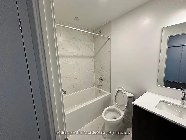 395 Dundas St W #708 — Photo 2