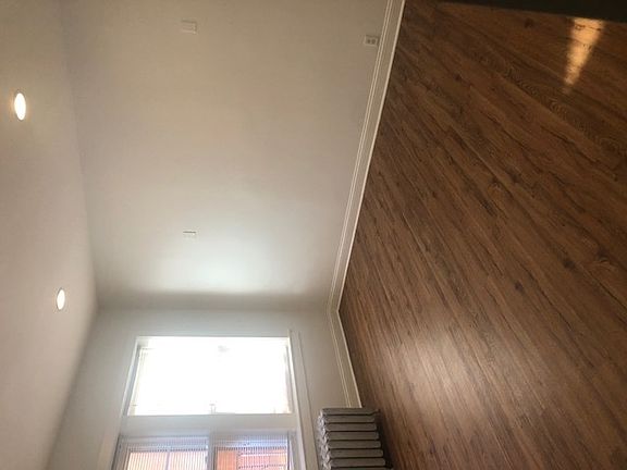5th image of 1062 W Thorndale Ave #1R
