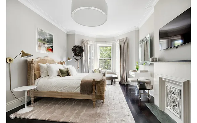 Sold by Douglas Elliman | media 7