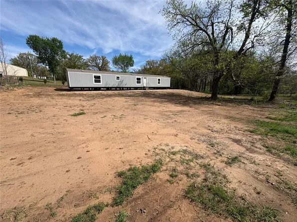 95 N Harmony Ln, Shawnee, OK 74804