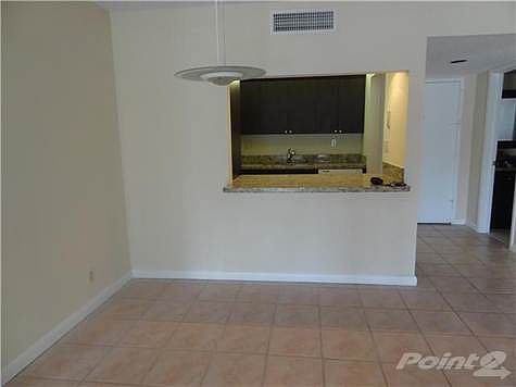 4th image of 100 Lakeview Dr APT 102