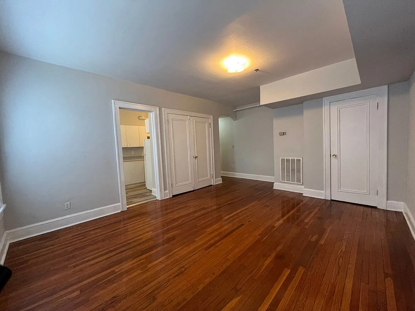 Eastwood Apartments — Photo 3
