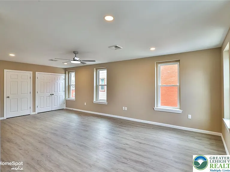 1210 W Turner St #1 — Photo 8