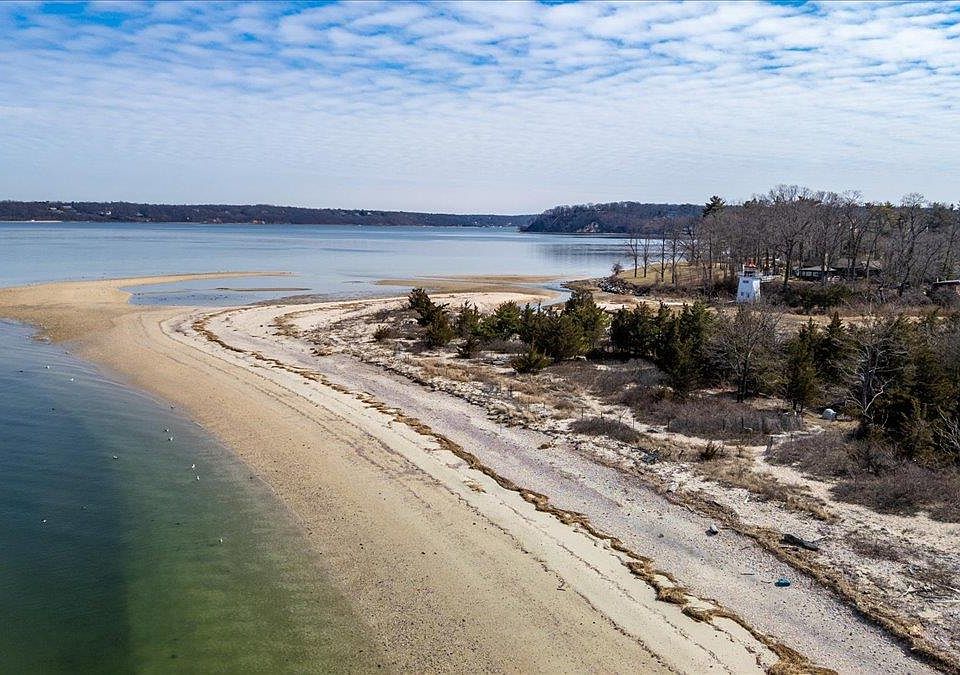 1st image of 224 Centre Island Road