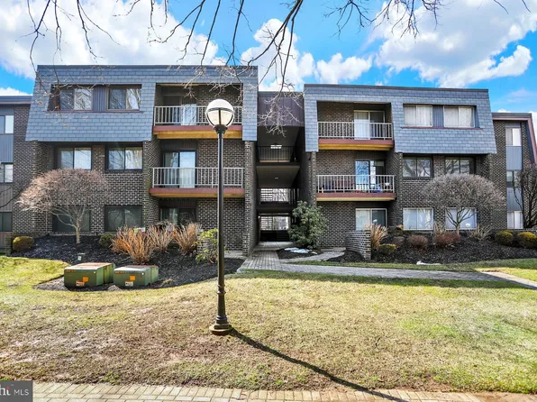 3200 Old Post Dr #11, Pikesville, MD 21208