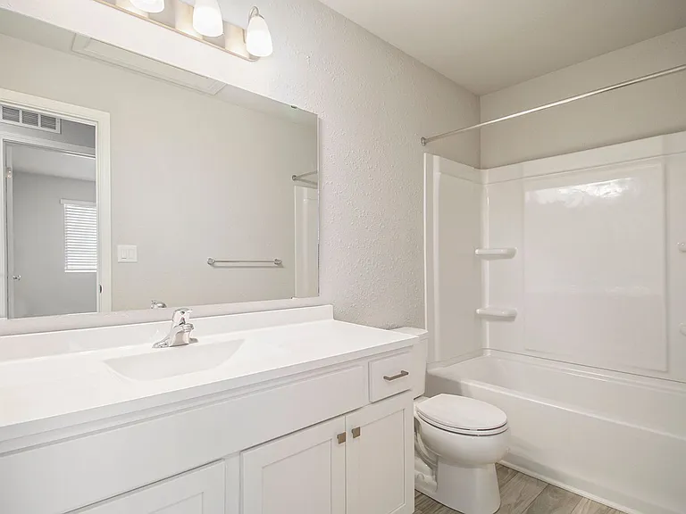 1221 Baker St — Photo 15