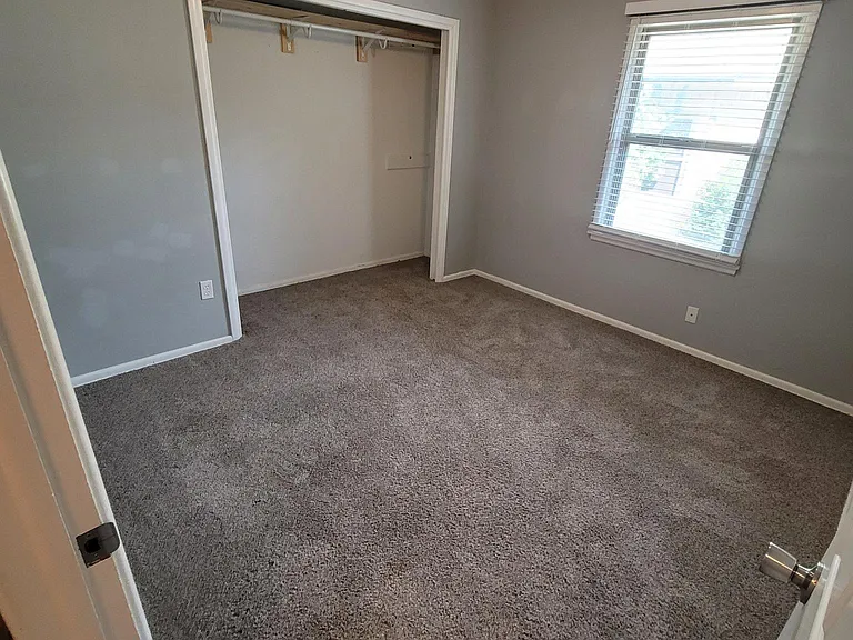 112 W Steed Dr — Photo 8