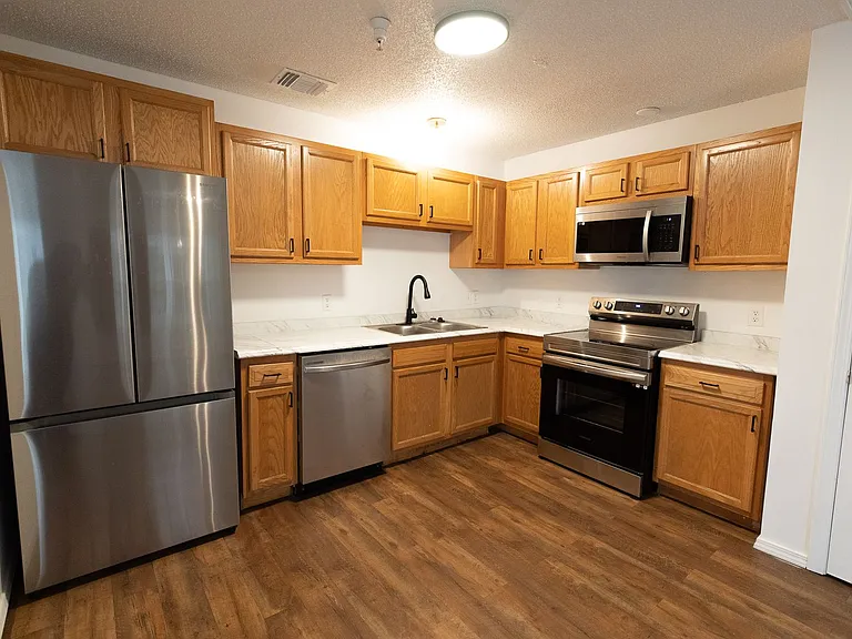 12220 Apache Avenue — Photo 24