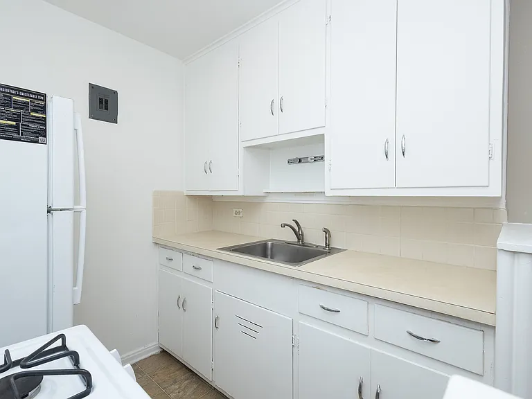 Del Prado — Photo 9