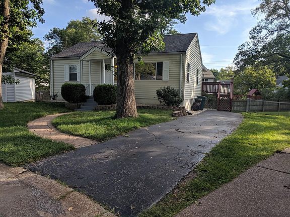 2nd image of 521 Willow Ln