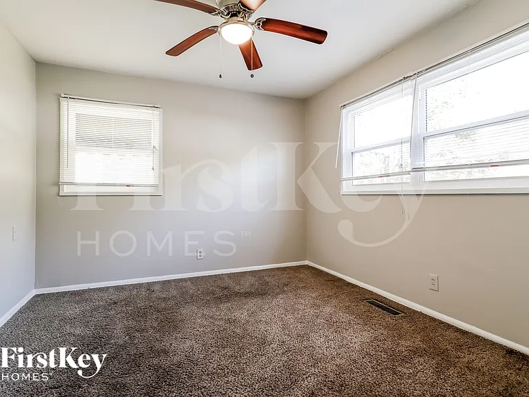 3085 Piper Dr — Photo 12
