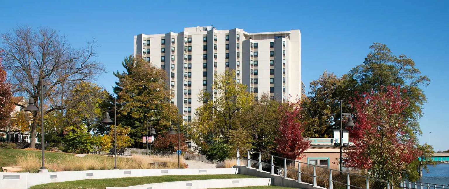 Skyrise Apartments — Photo 1