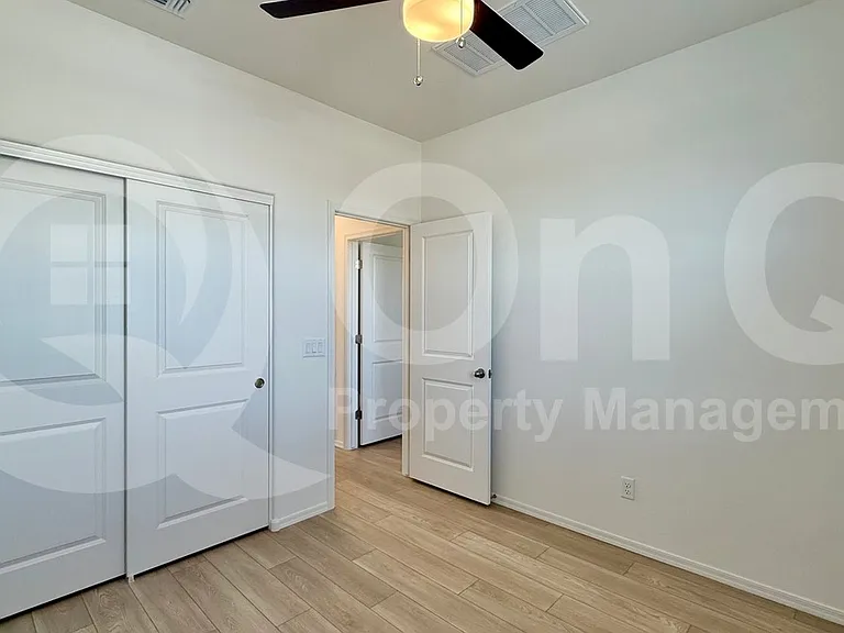 1444 E Edwin St — Photo 11