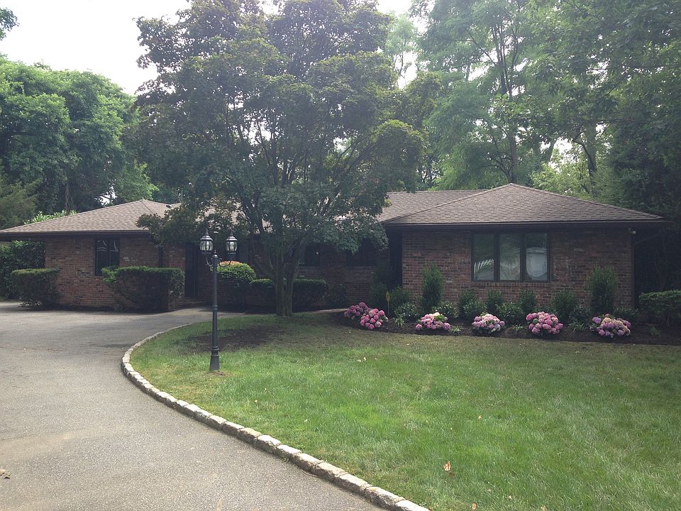 1st image of 150 North Ct