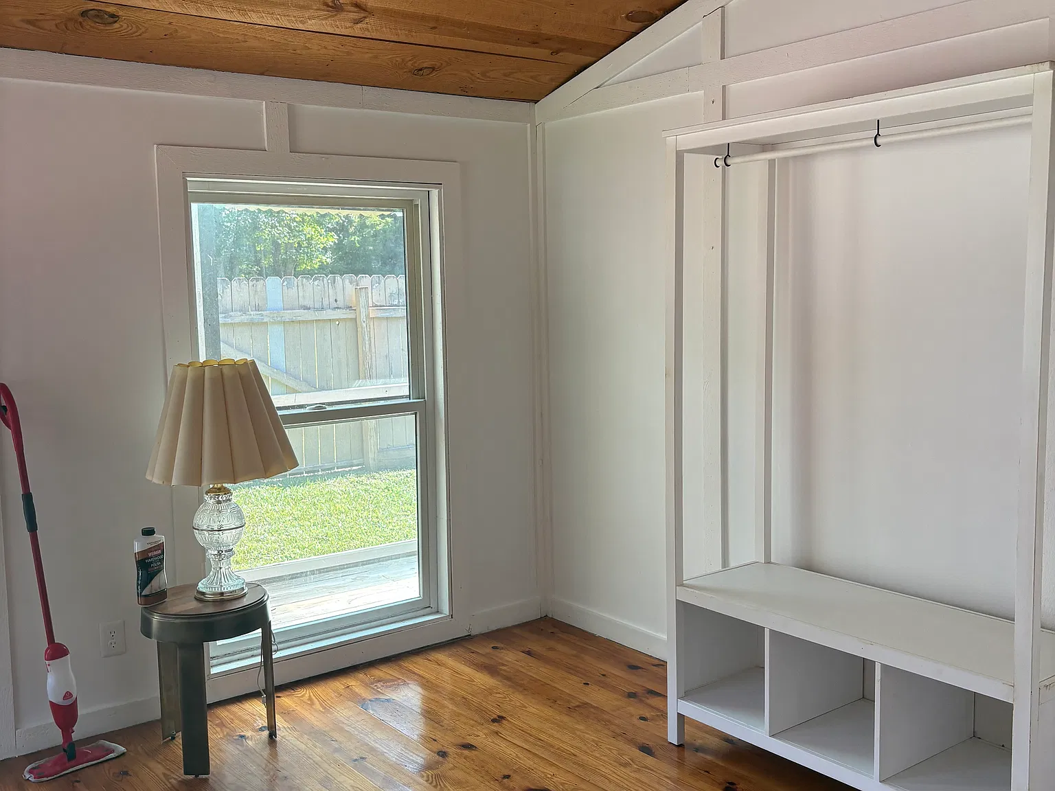 1 bed, 900 sqft, $1,300 — Photo 4