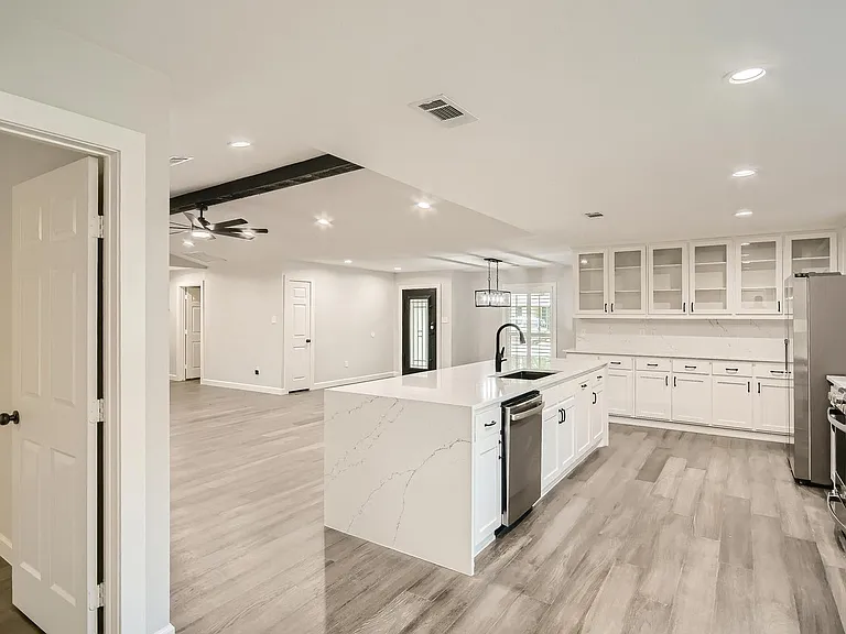 7323 Whispering Pines Dr — Photo 11