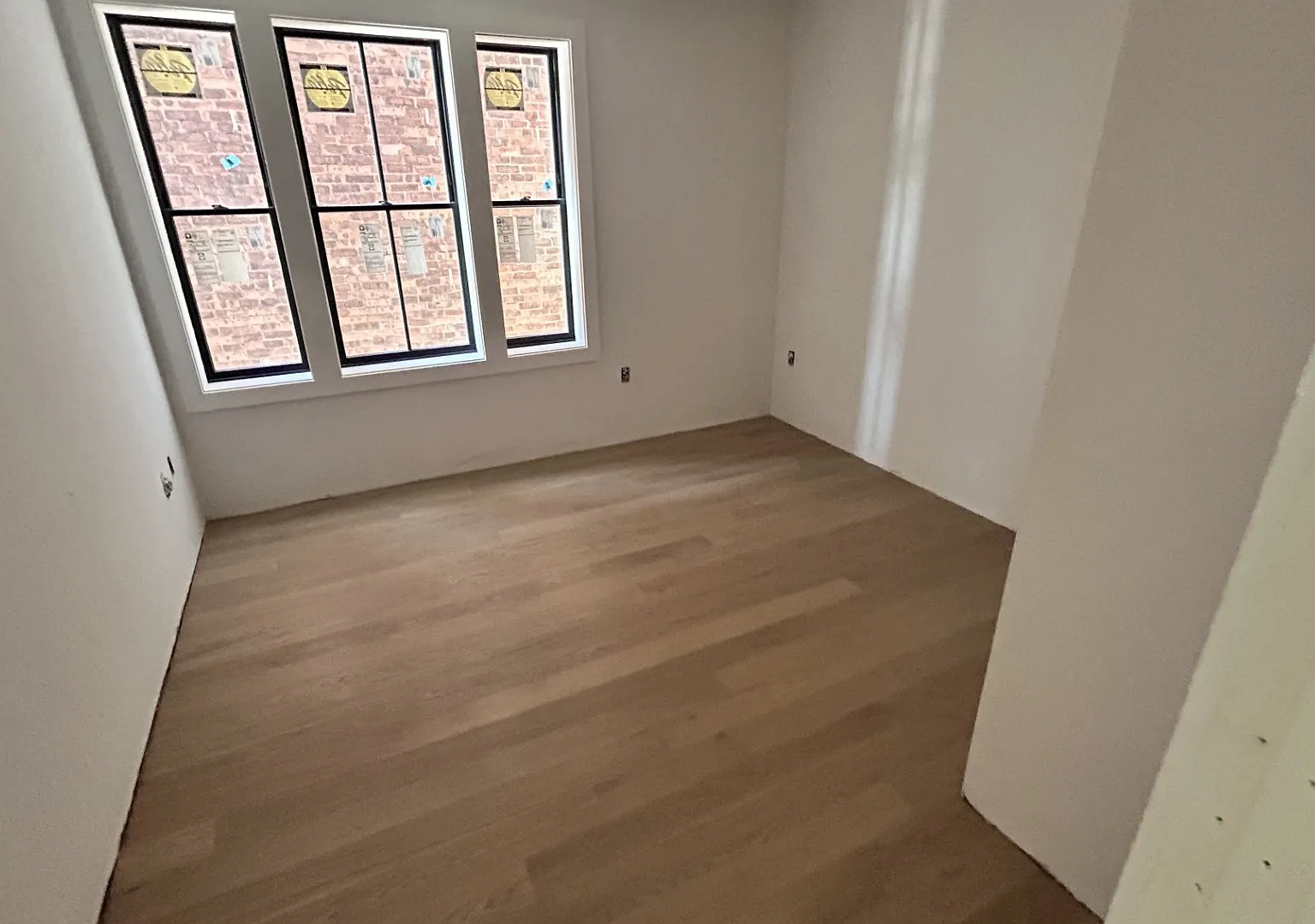 6 bed, 1800 sqft, $7,600 — Photo 3
