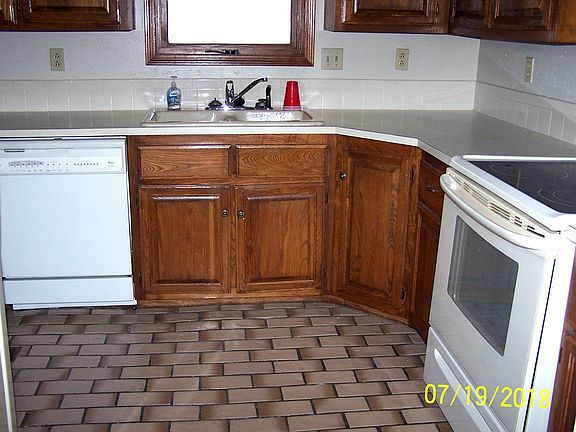 5th image of 67 Davis Cir