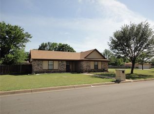 1600 Tobie Layne St, Benbrook, TX 76126