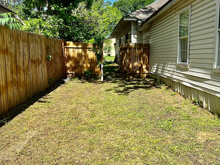 608 N Adelaide St — Photo 14