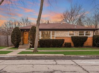 8432 Ridgeway Ave, Skokie, IL 60076