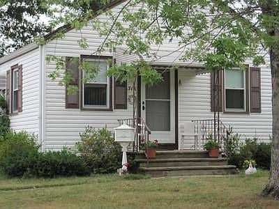 2nd image of 318 Adams St