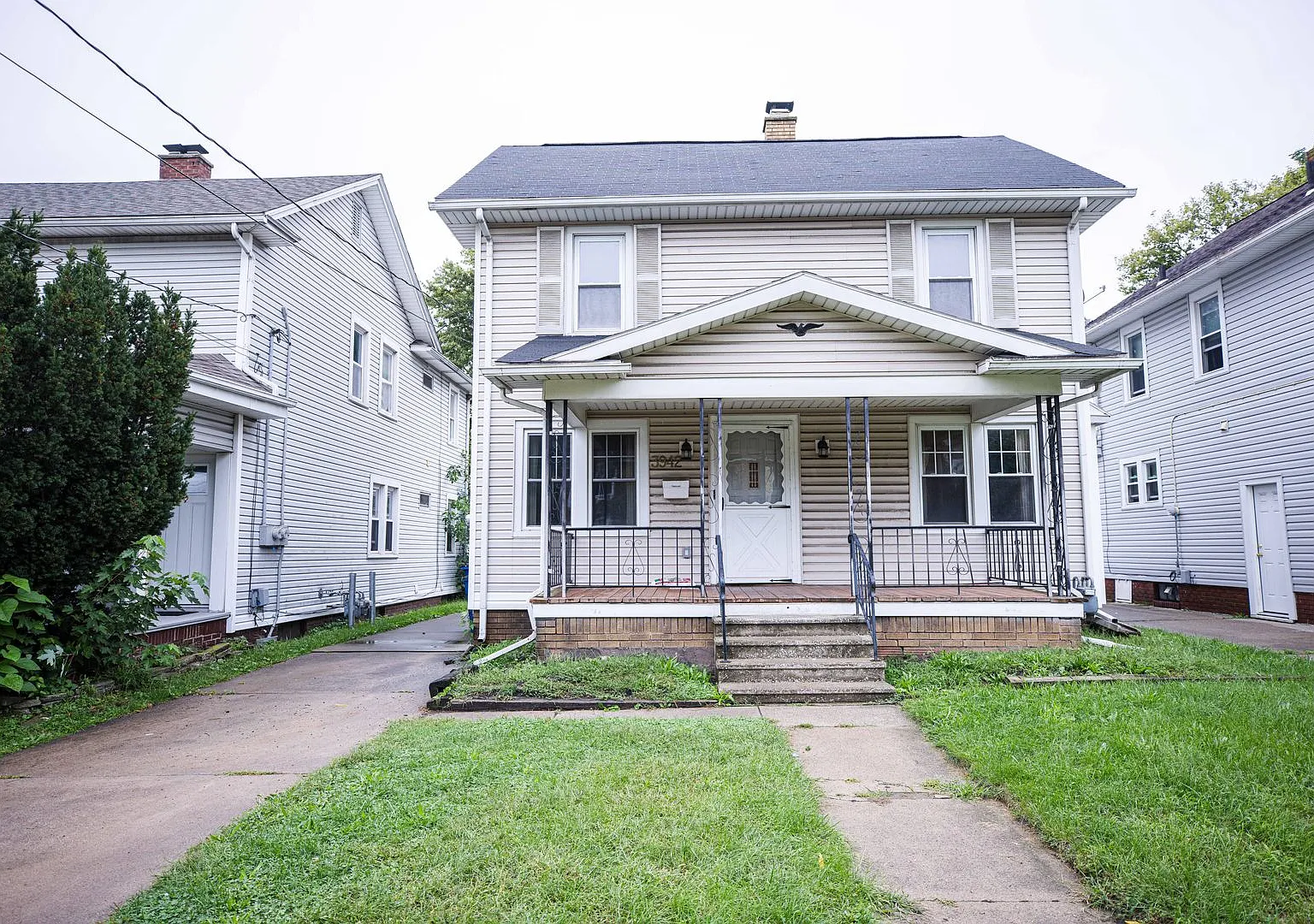 Beautiful 3 bedroom 1 1/2 bathroom for rent West Toledo! — Photo 1