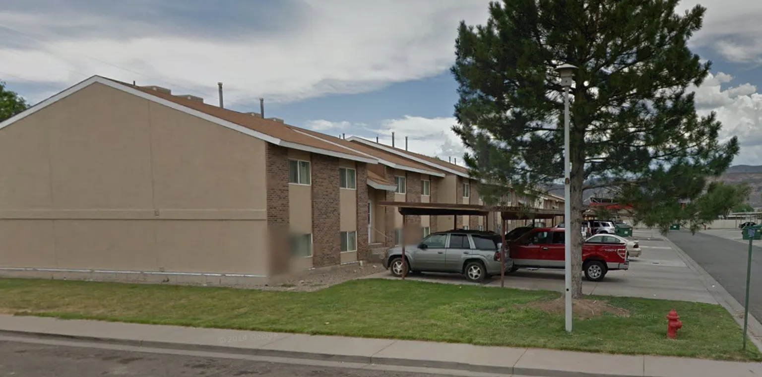 842 E Cedar Ct — Photo 1