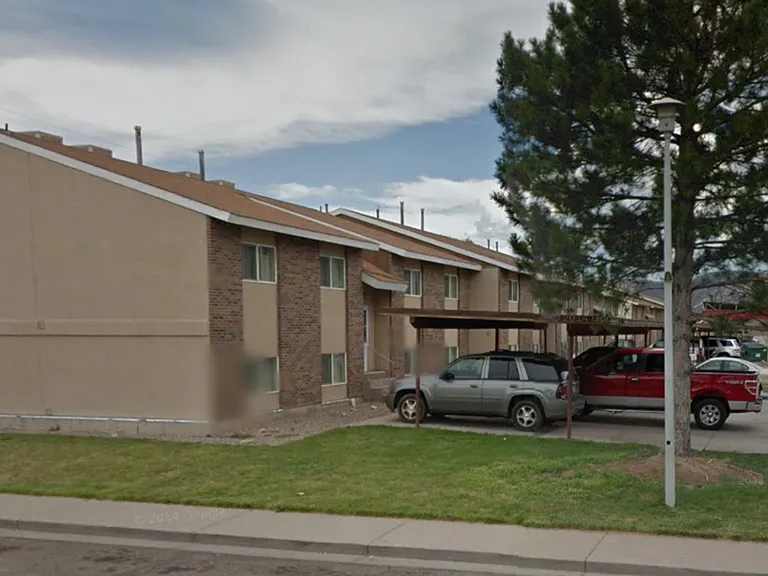 842 E Cedar Ct — Photo 1