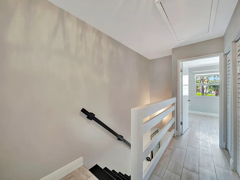 1012 E Jeffery St — Photo 24