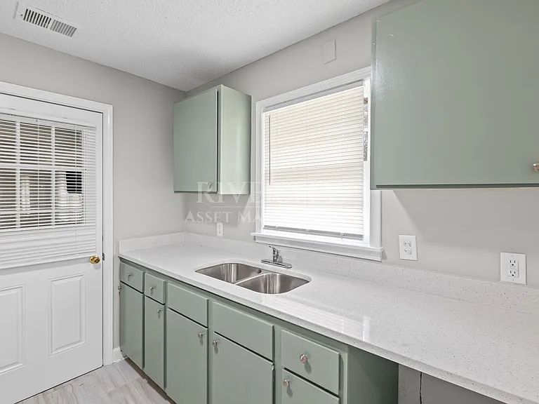 3801 Blue Jay Rd — Photo 13