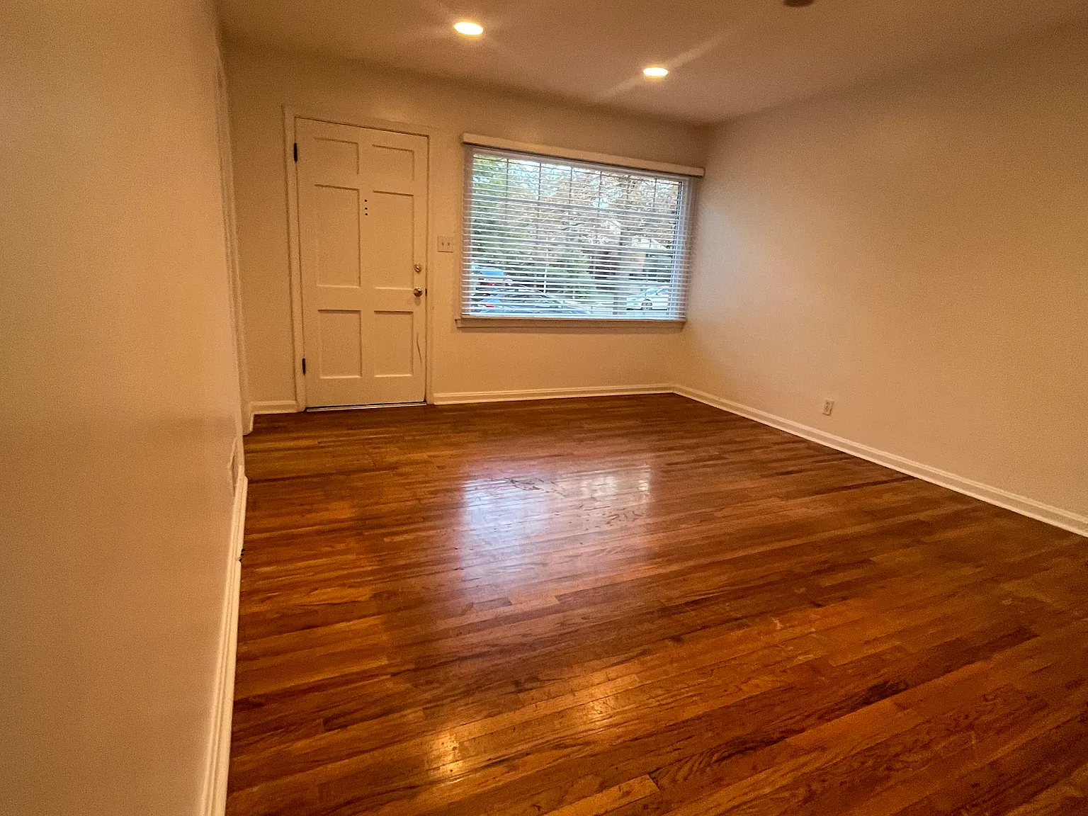4 bed, 1625 sqft, $2,750 — Photo 2